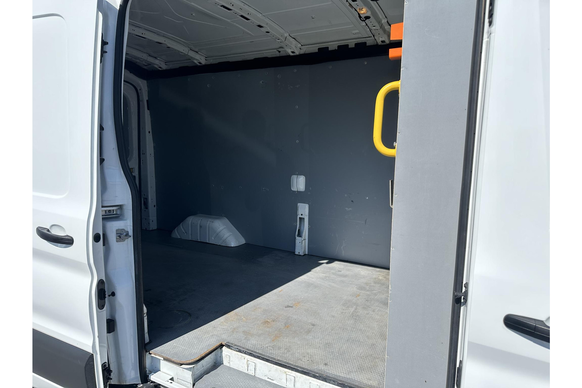 Ford Transit 350 2.0 TDCI L3H2*A/C*NAVI*HAAK*CRUISE*CAMERA*